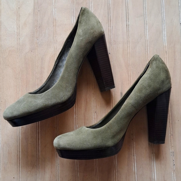 Banana Republic "Union" Dark Olive Green Suede Leather Platform Block Heel Pumps - Picture 1 of 12
